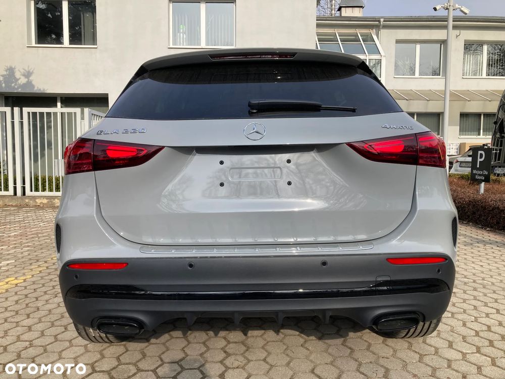 Mercedes-Benz GLA - 7