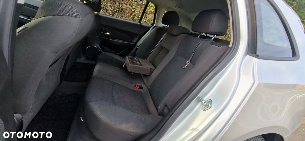 Chevrolet Cruze 1.6 LS - 9