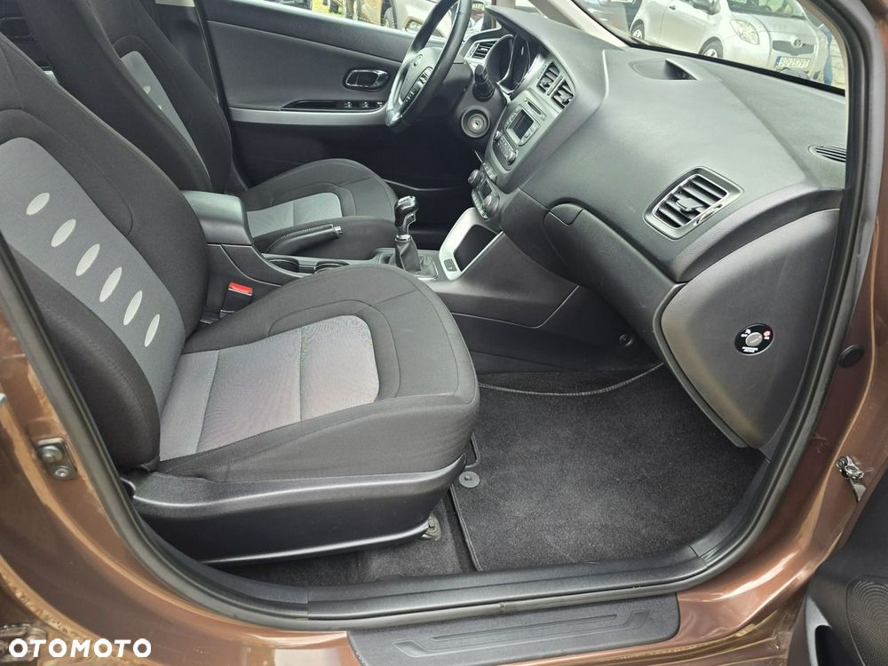 Kia Ceed - 9