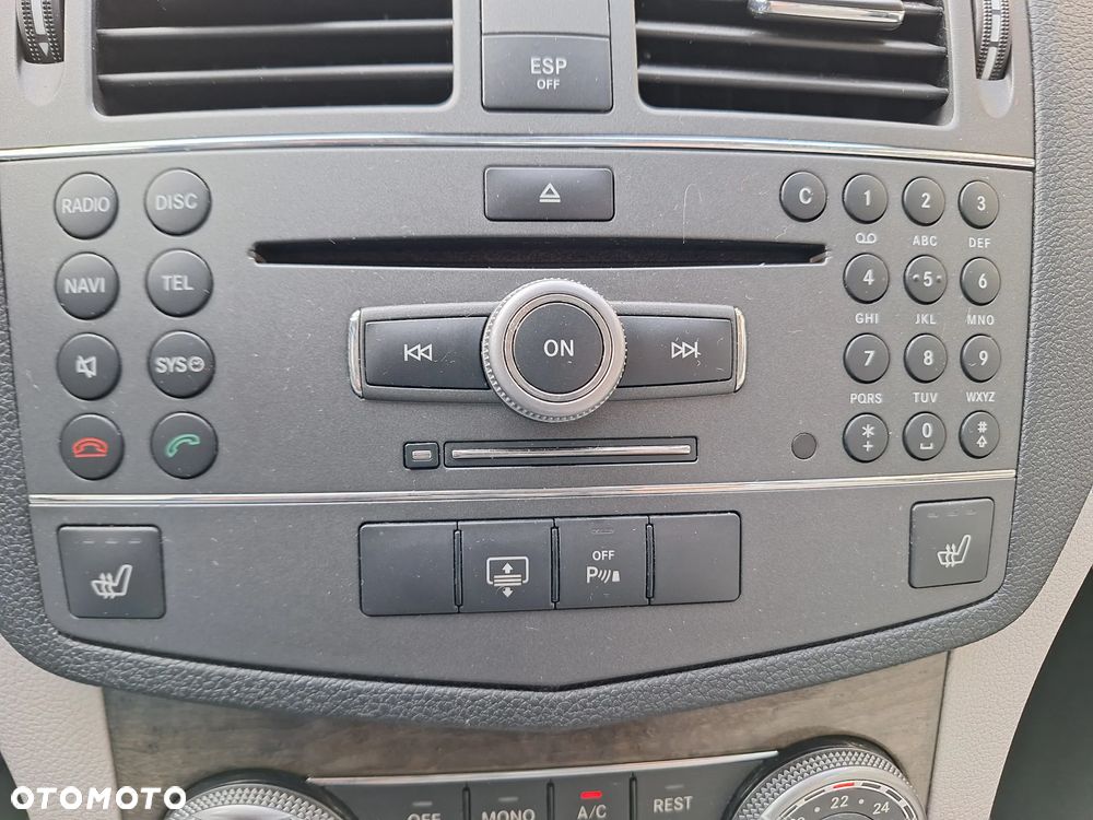 Mercedes-Benz Klasa C 250 CGI BlueEff Elegance - 15