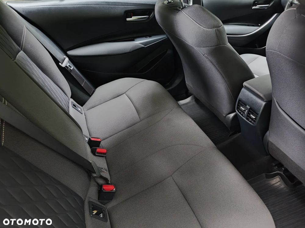 Toyota Corolla 1.6 Comfort - 17