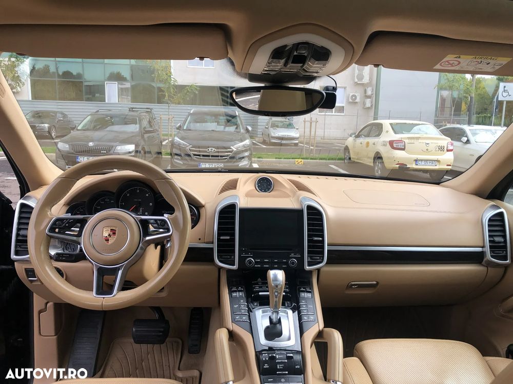 Porsche Cayenne - 9