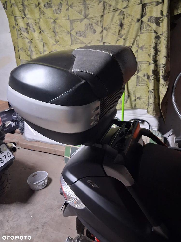 Piaggio MP-3 - 15
