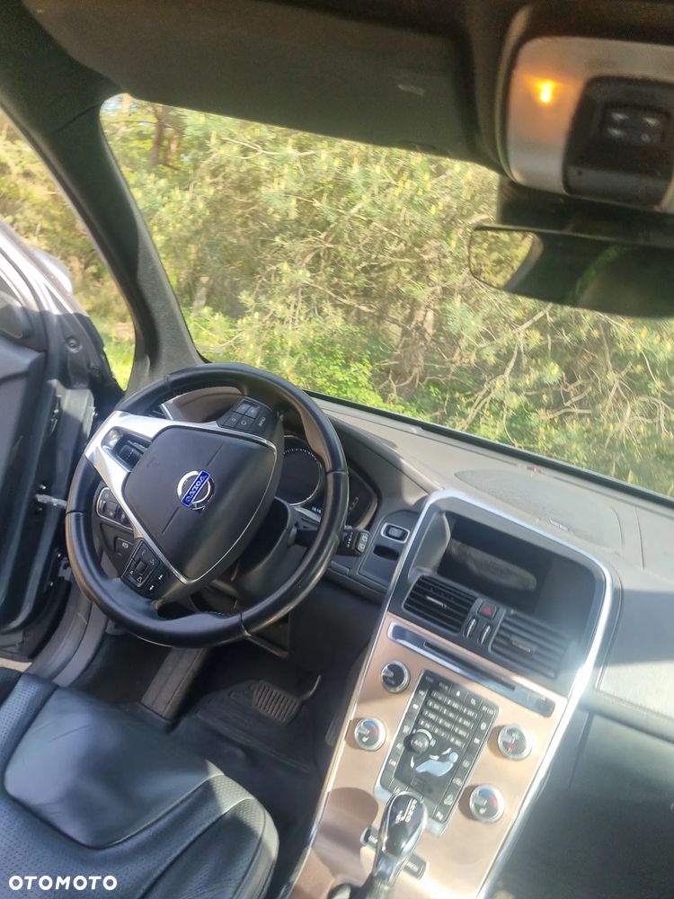 Volvo XC 60 D5 AWD Summum - 2