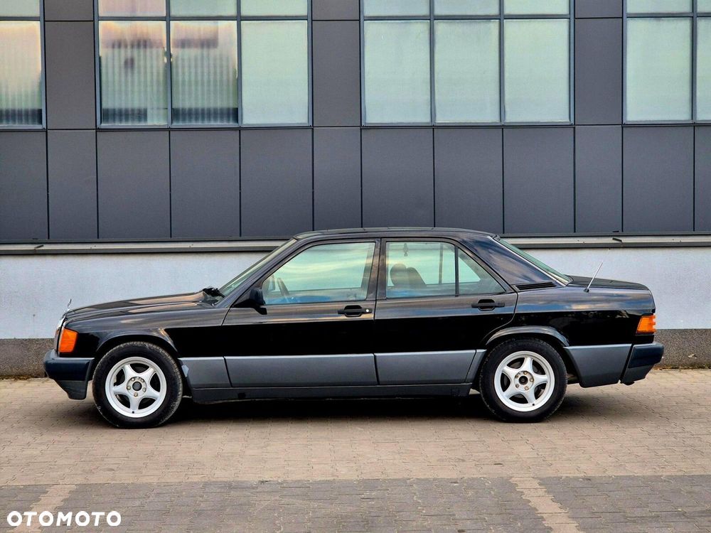 Mercedes-Benz W201 (190) - 8