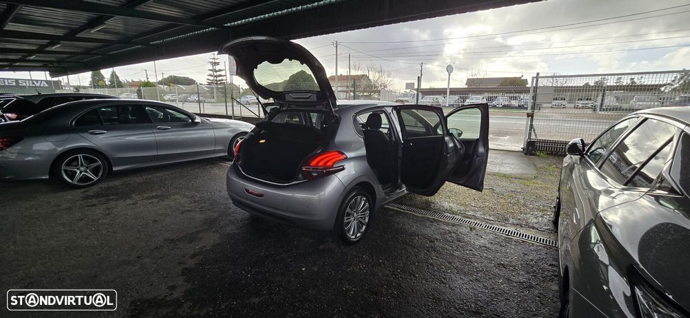 Peugeot 208 1.5 BlueHDi Signature - 29