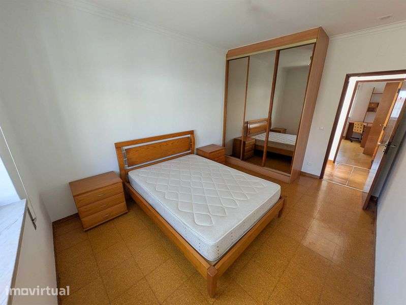 T2 Remodelado | 88 m² | Santa Iria de Azóia | Cozinha Nova Equipada - Grande imagem: 4/9