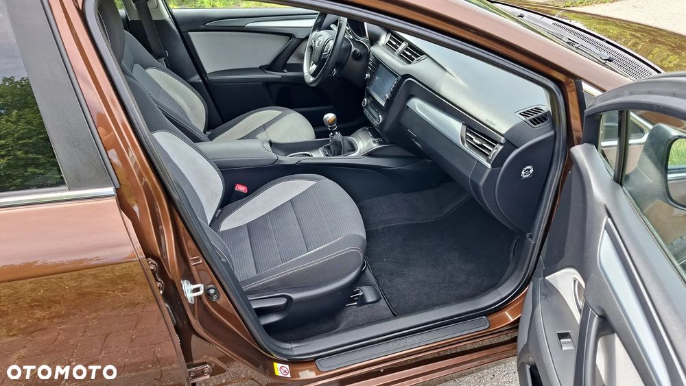 Toyota Avensis 2.0 D-4D Premium - 28