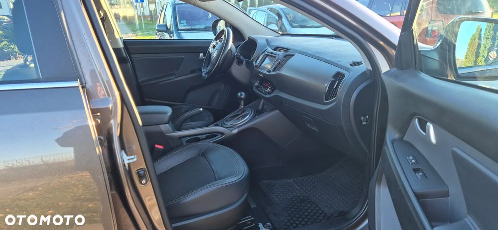 Kia Sportage 2.0 CRDI AWD Spirit - 8