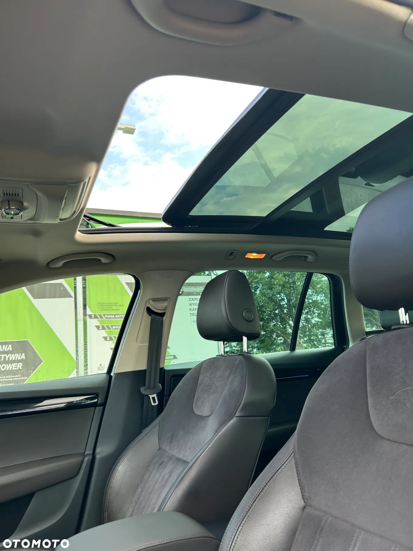 Skoda Octavia Combi 2.0 TDI 4x4 DSG L&K - 16