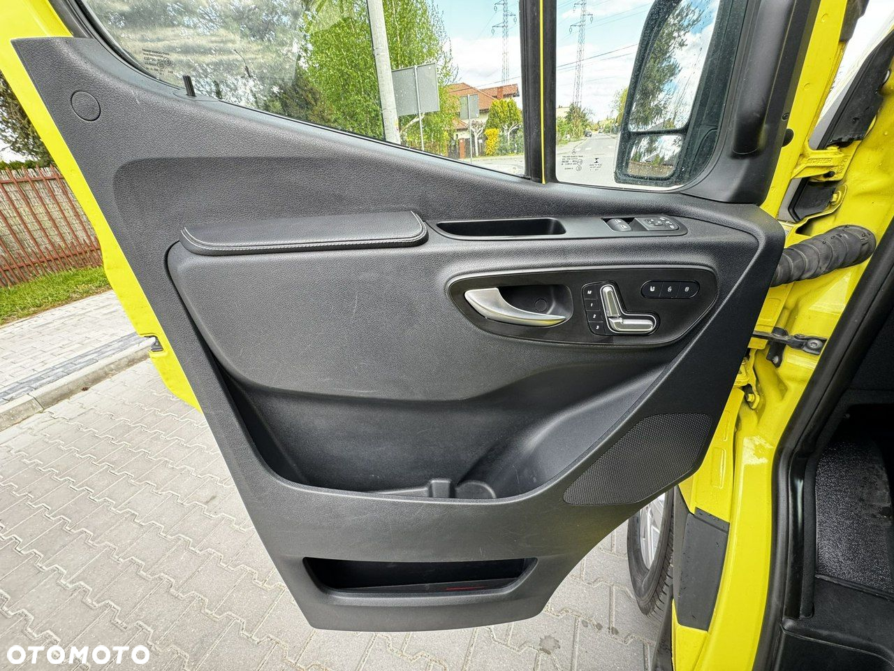 Mercedes-Benz Sprinter - 12