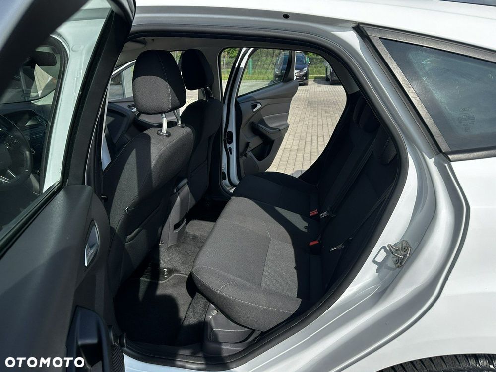 Ford Focus 1.6 Ambiente - 13