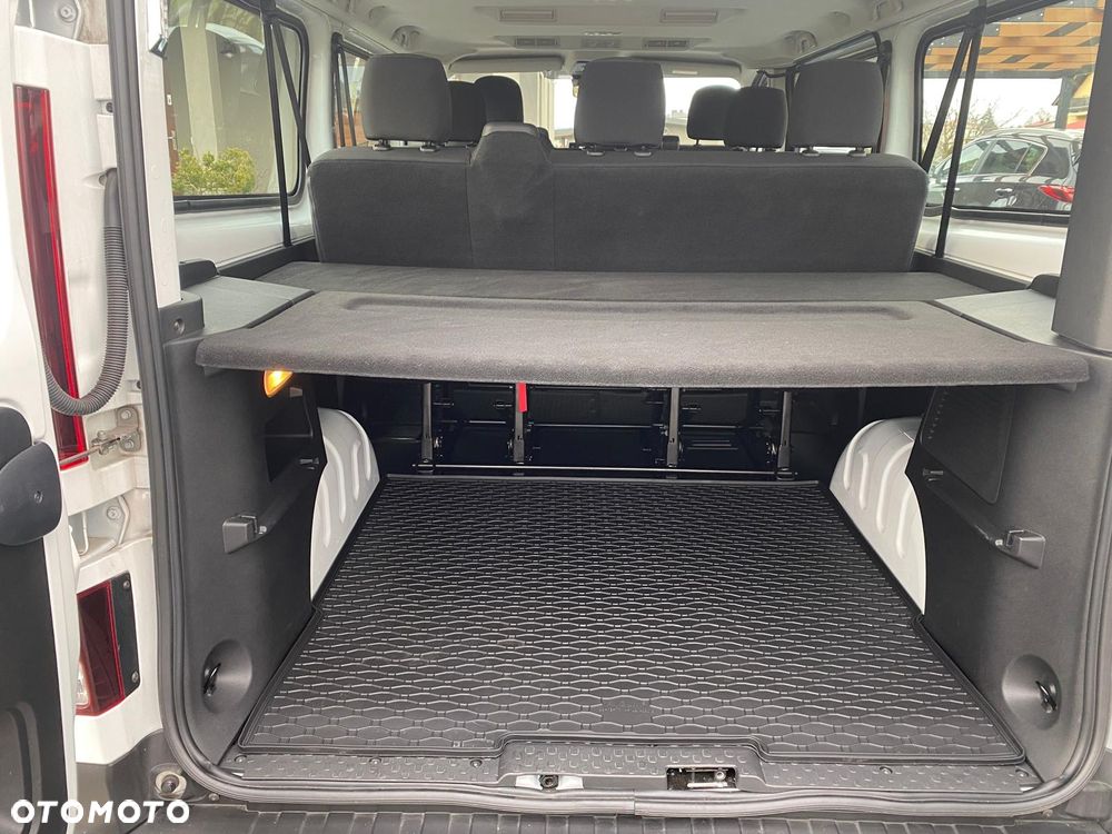 Renault Trafic Grand 2.0 dCi - 9