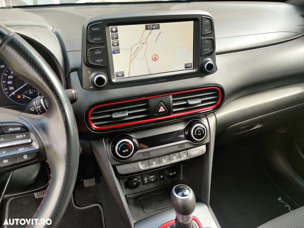 Hyundai KONA - 11