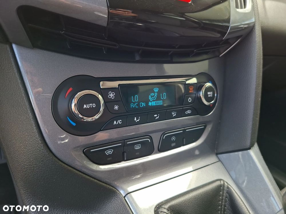 Ford Focus 1.0 EcoBoost Titanium - 26