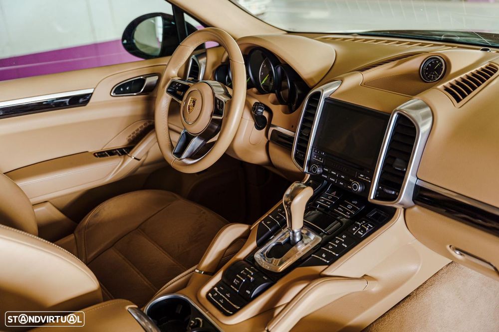 Porsche Cayenne S - 10