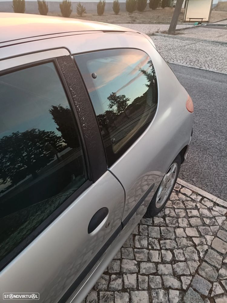 Peugeot 206 - 33