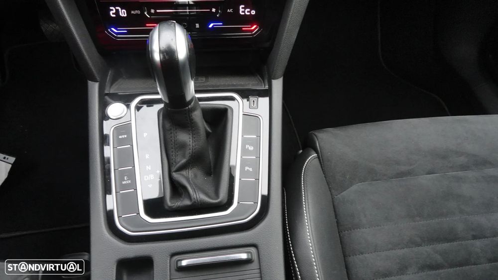 VW Passat Variant - 17