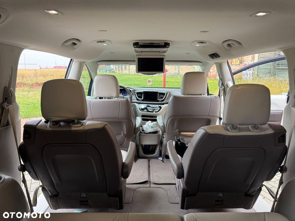 Chrysler Pacifica - 29