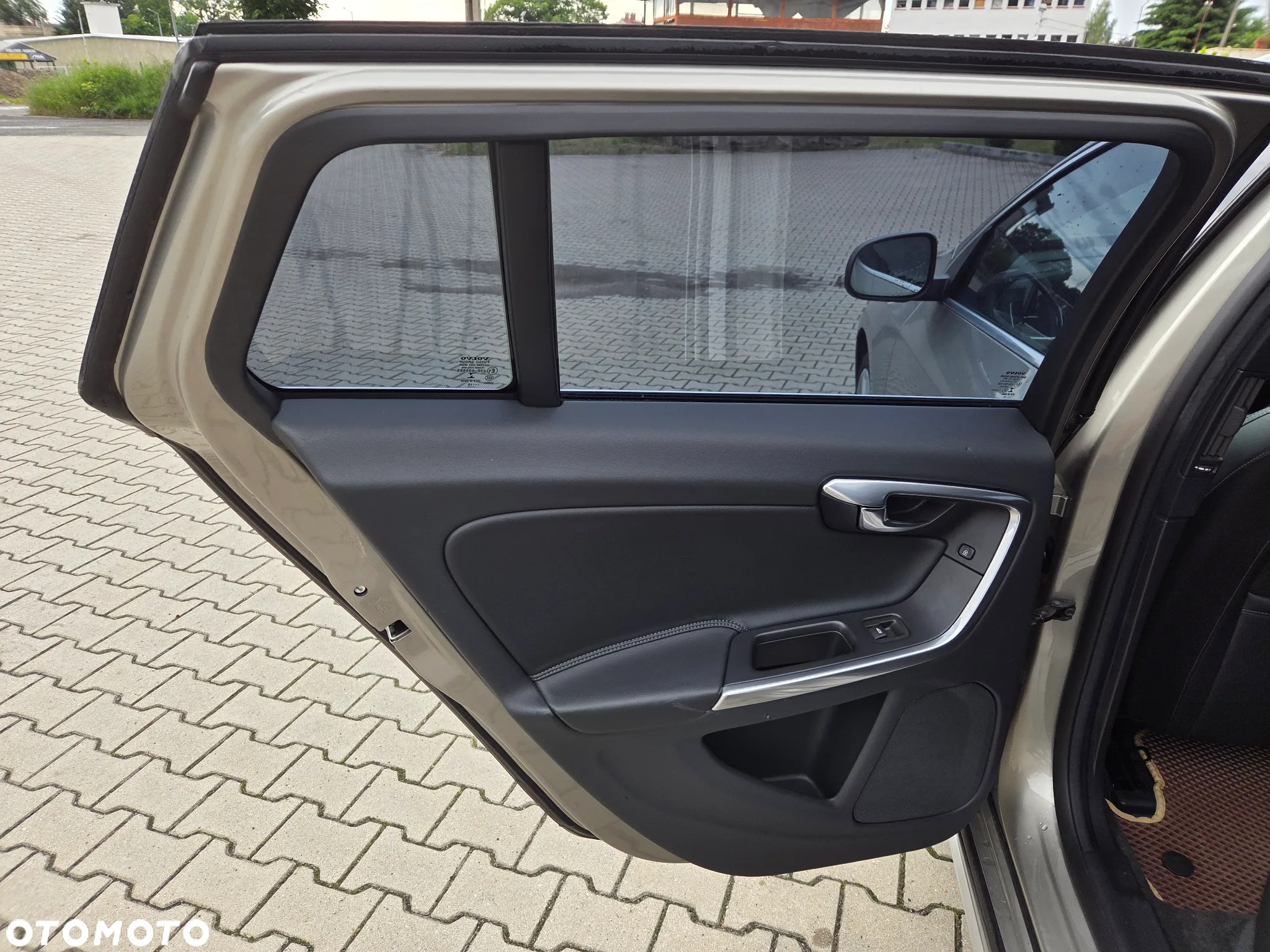 Volvo V60 D3 Momentum - 32