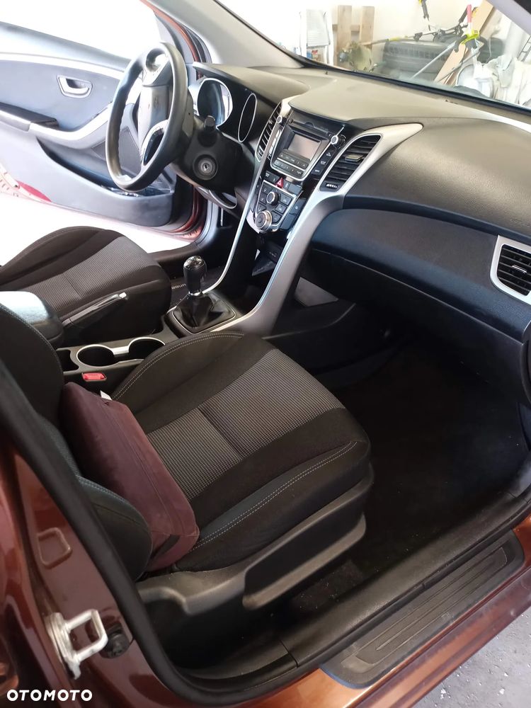 Hyundai i30 1.4 Classic + - 6