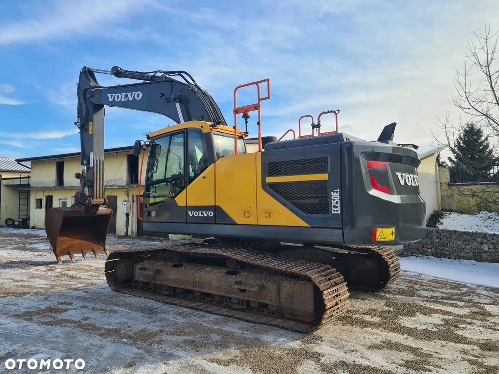 Volvo EC 250 El - 7