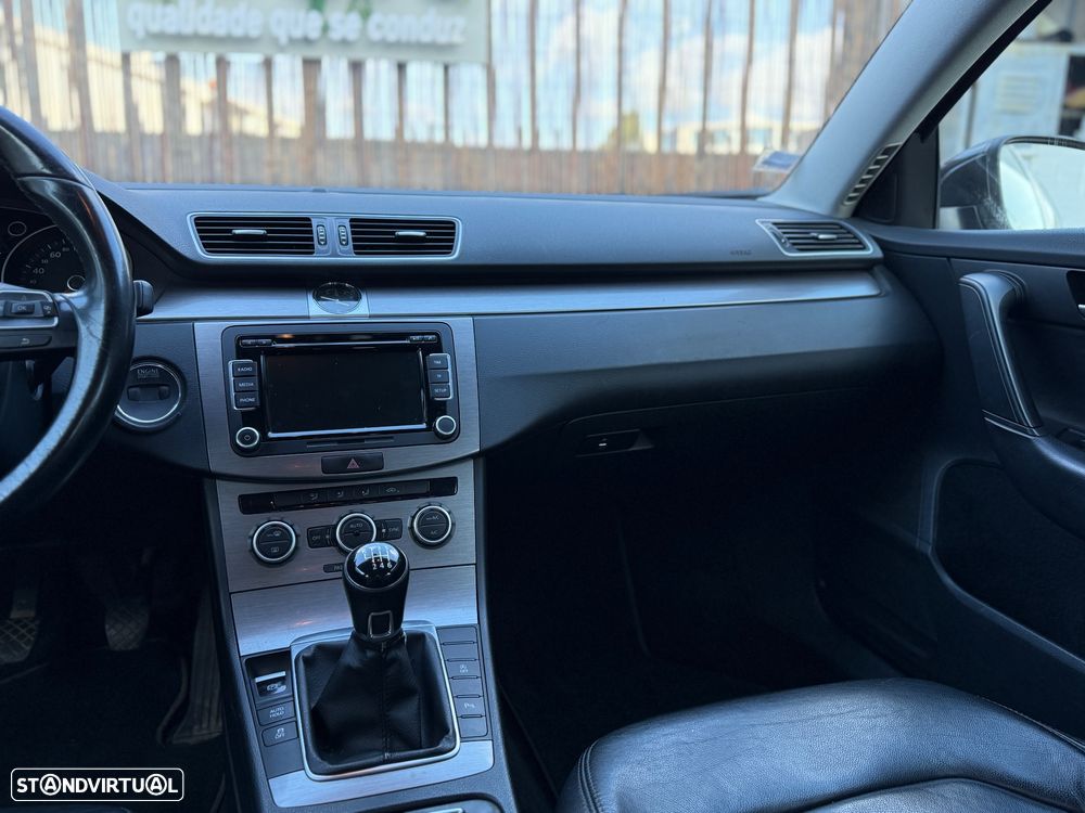 VW Passat 1.6 TDI BlueMotion - 13