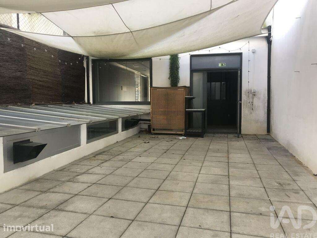 Loja / Estabelecimento Comercial em Lordelo Do Ouro E Massarelos de 25 - Grande imagem: 5/11