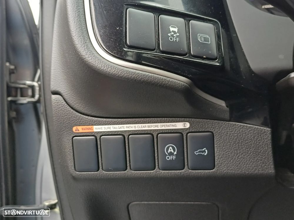 Mitsubishi Outlander 2.2 DI-D Instyle Navi 4WD - 19