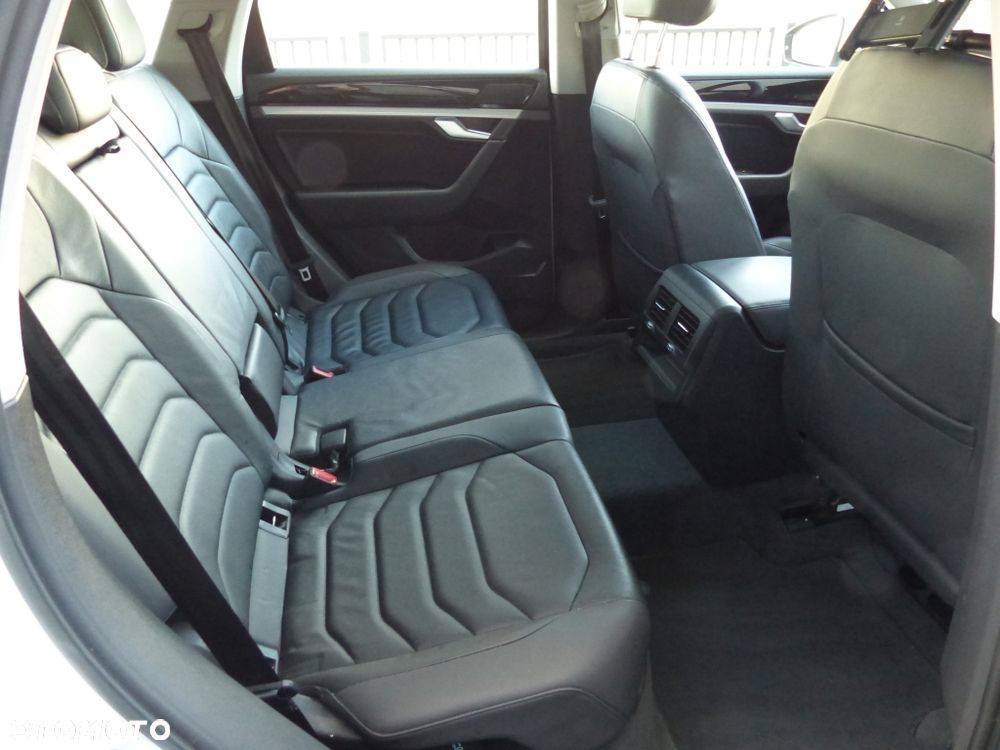 Volkswagen Touareg 3.0 V6 TDI SCR 4Mot - 18