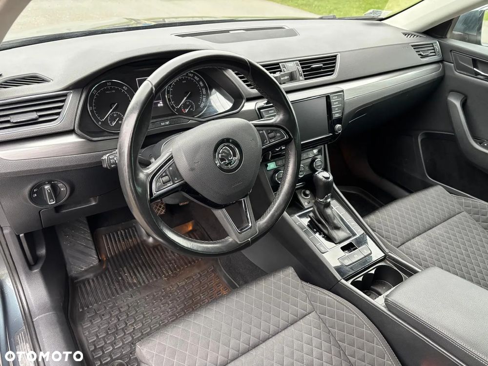 Skoda Superb 2.0 TDI Style DSG7 - 34