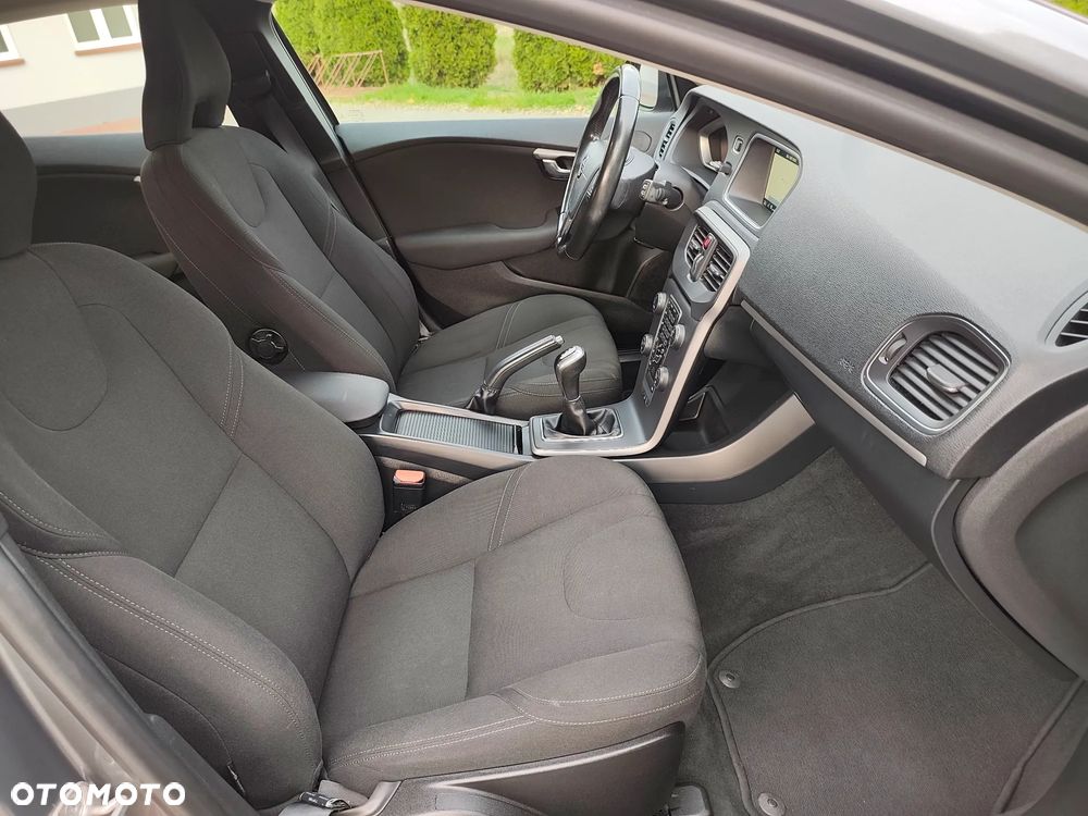Volvo V40 - 16