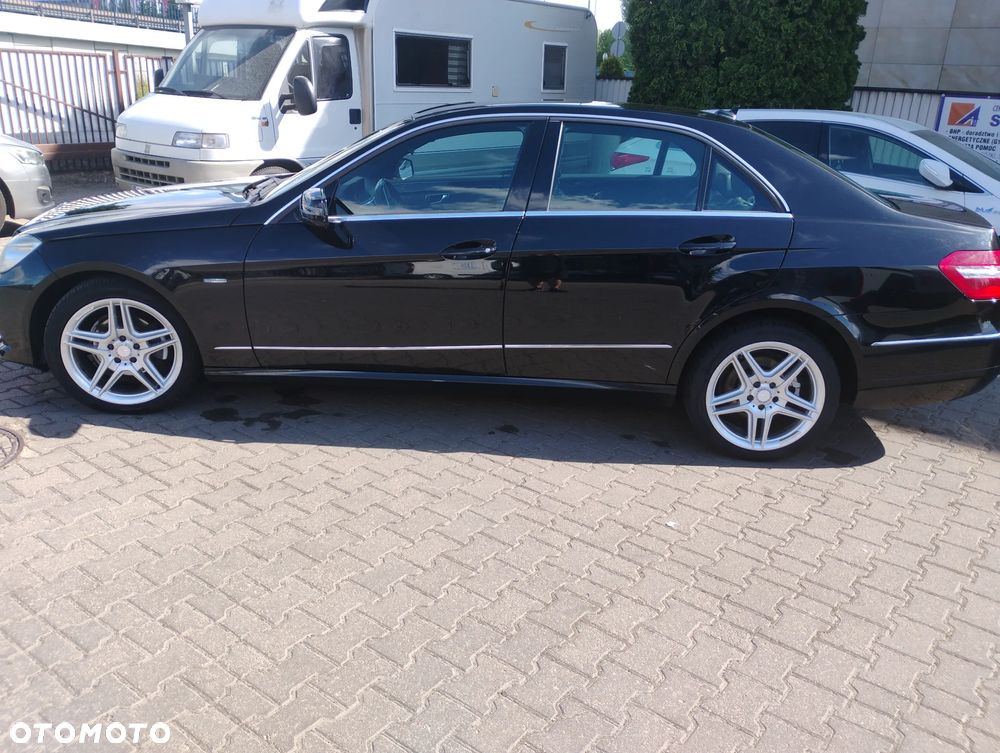 Mercedes-Benz Klasa E 220 CDI DPF BlueEFFICIENCY Automatik Avantgarde - 1
