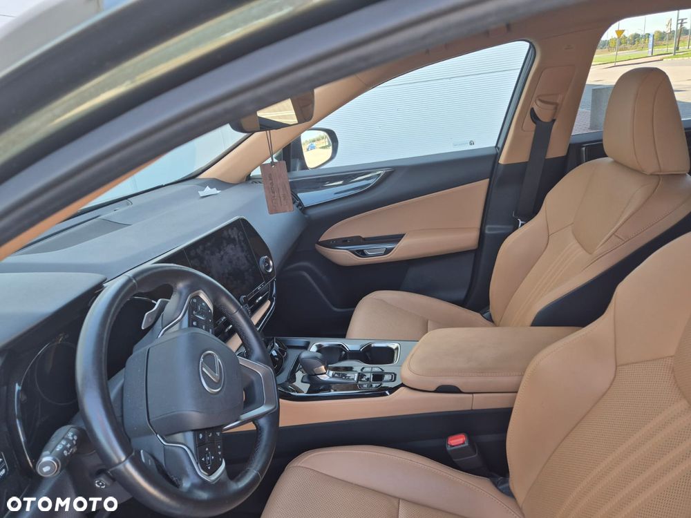 Lexus NX 450h+ Prestige AWD - 8