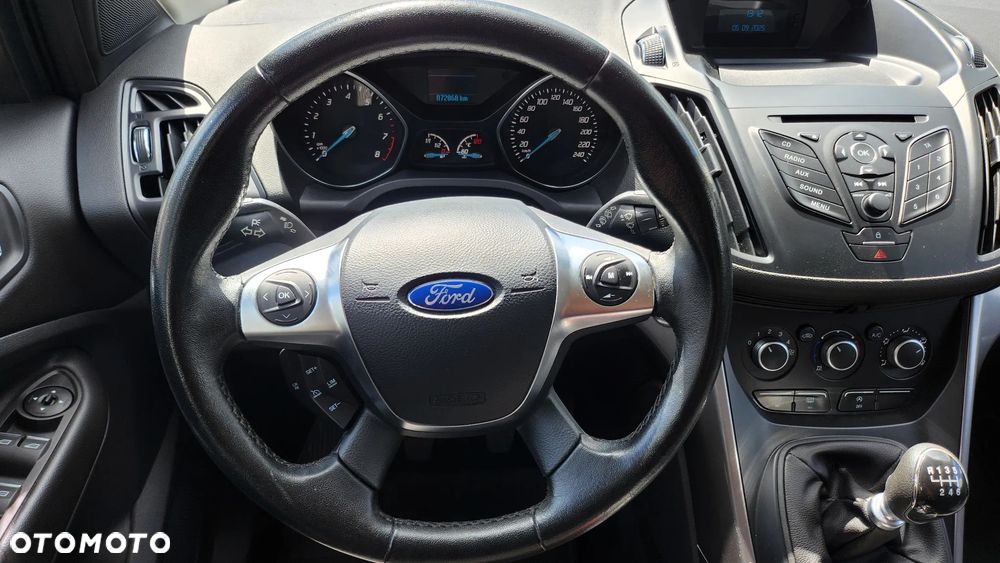 Ford Kuga - 12