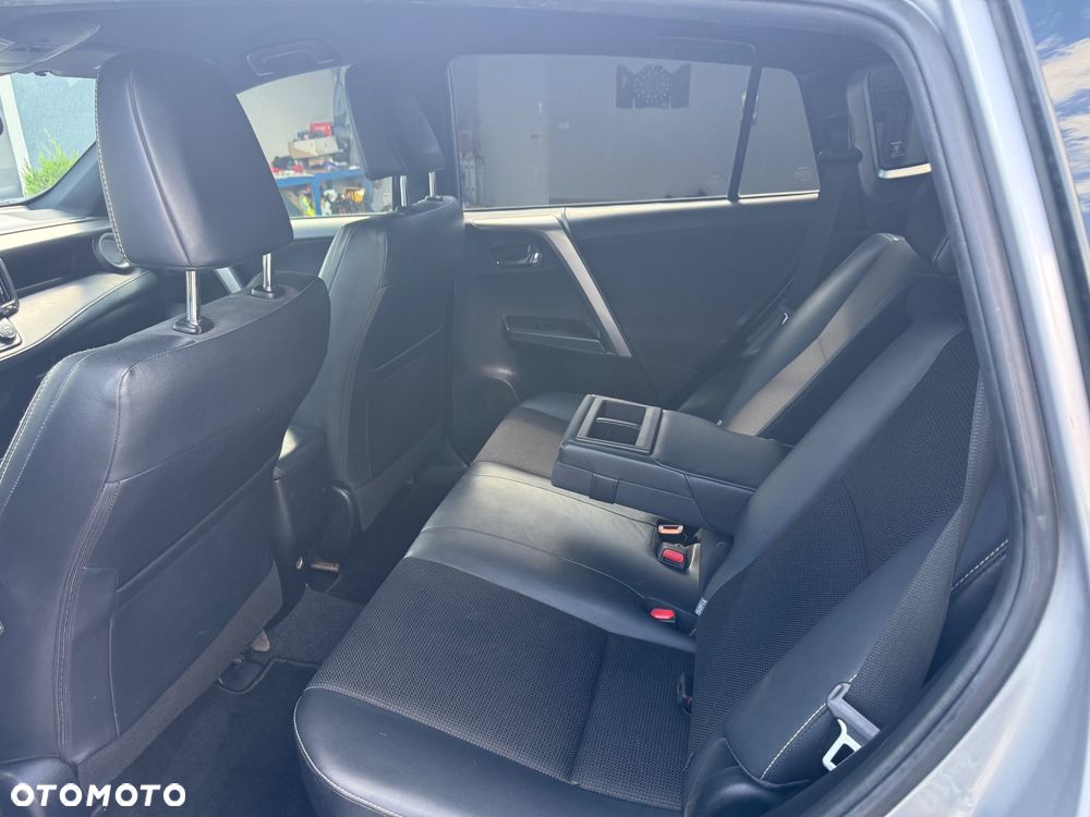 Toyota RAV4 Hybrid Silver 4x4 - 12