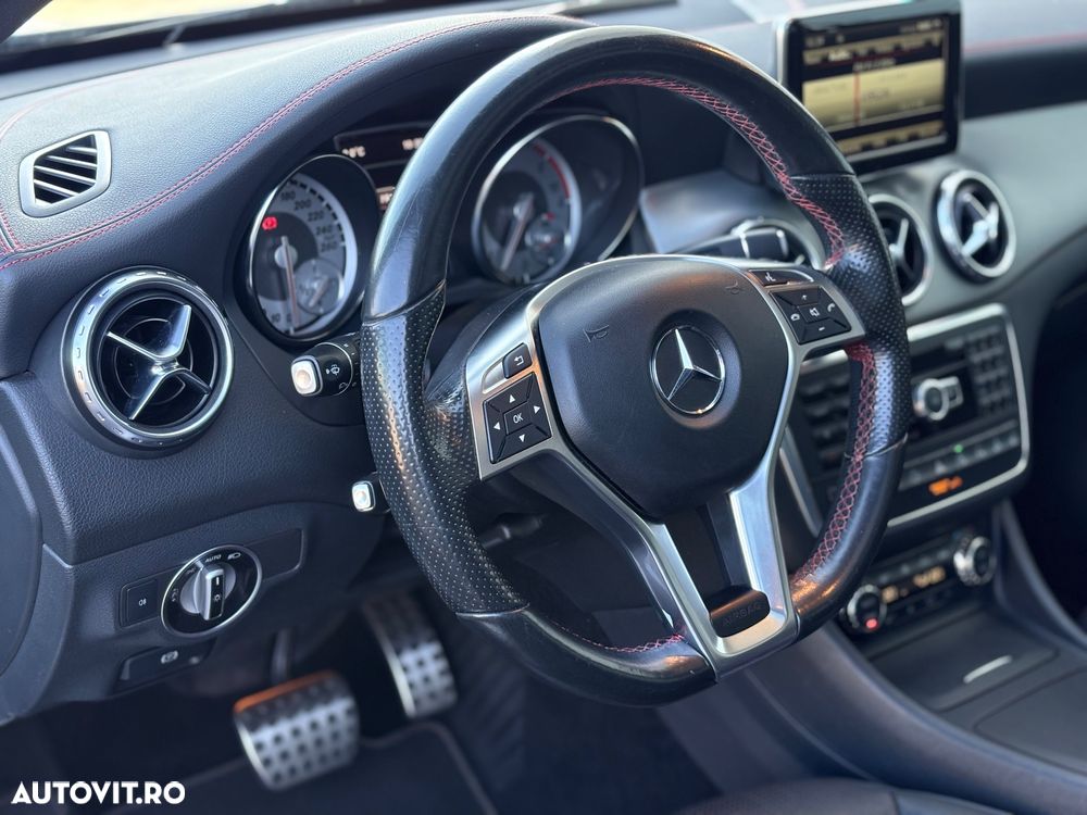 Mercedes-Benz GLA 220 CDI 4MATIC 7G-DCT AMG Line - 29