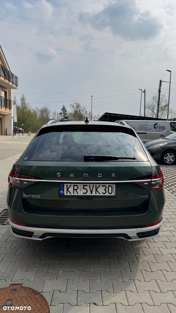 Skoda Superb 2.0 TDI SCR 4x4 Scout DSG - 10