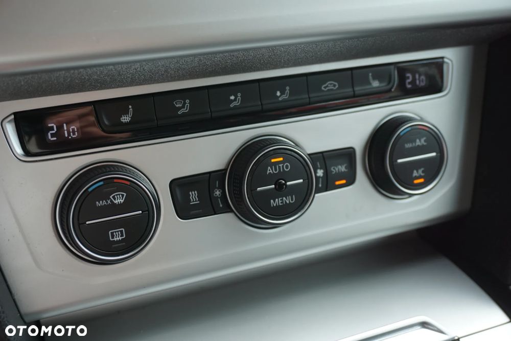 Volkswagen Passat 2.0 TDI BMT Trendline - 23