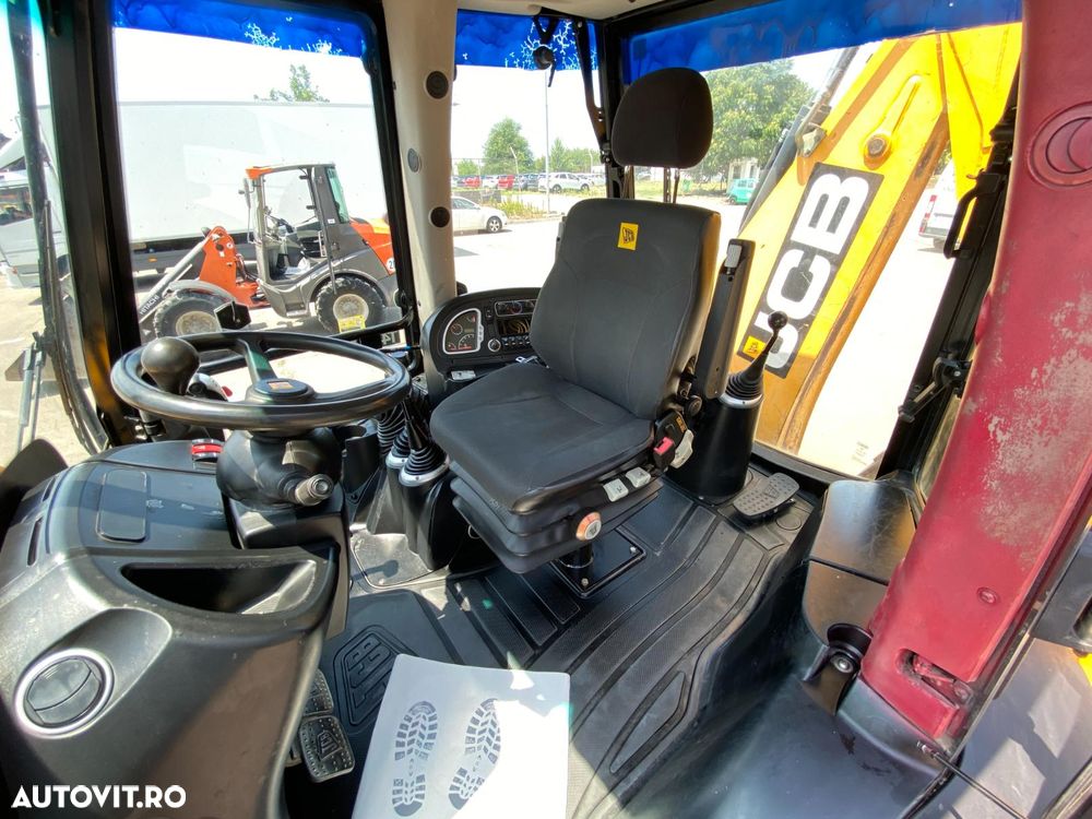 JCB 3CX ECO 4X4 BULDOEXCAVATOR - 30