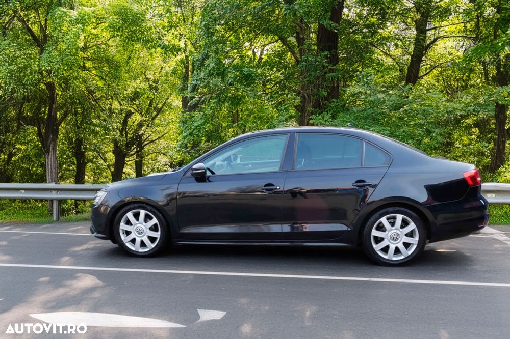 Volkswagen Jetta 2.0 TDI DSG BlueMotion Technologie - 2
