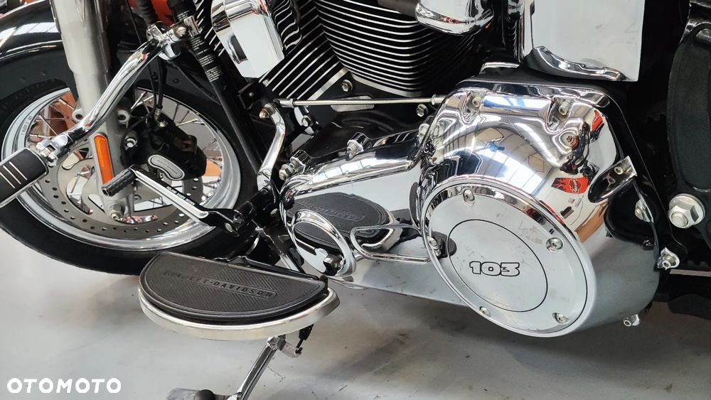 Harley-Davidson Softail Custom - 28