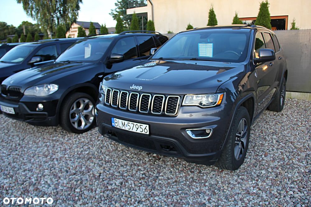 Jeep Grand Cherokee - 30