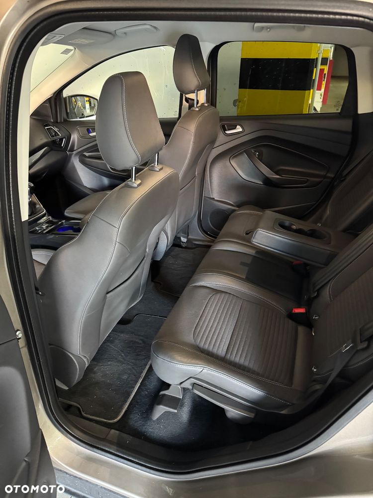 Ford Kuga 1.5 EcoBoost 2x4 Titanium - 7