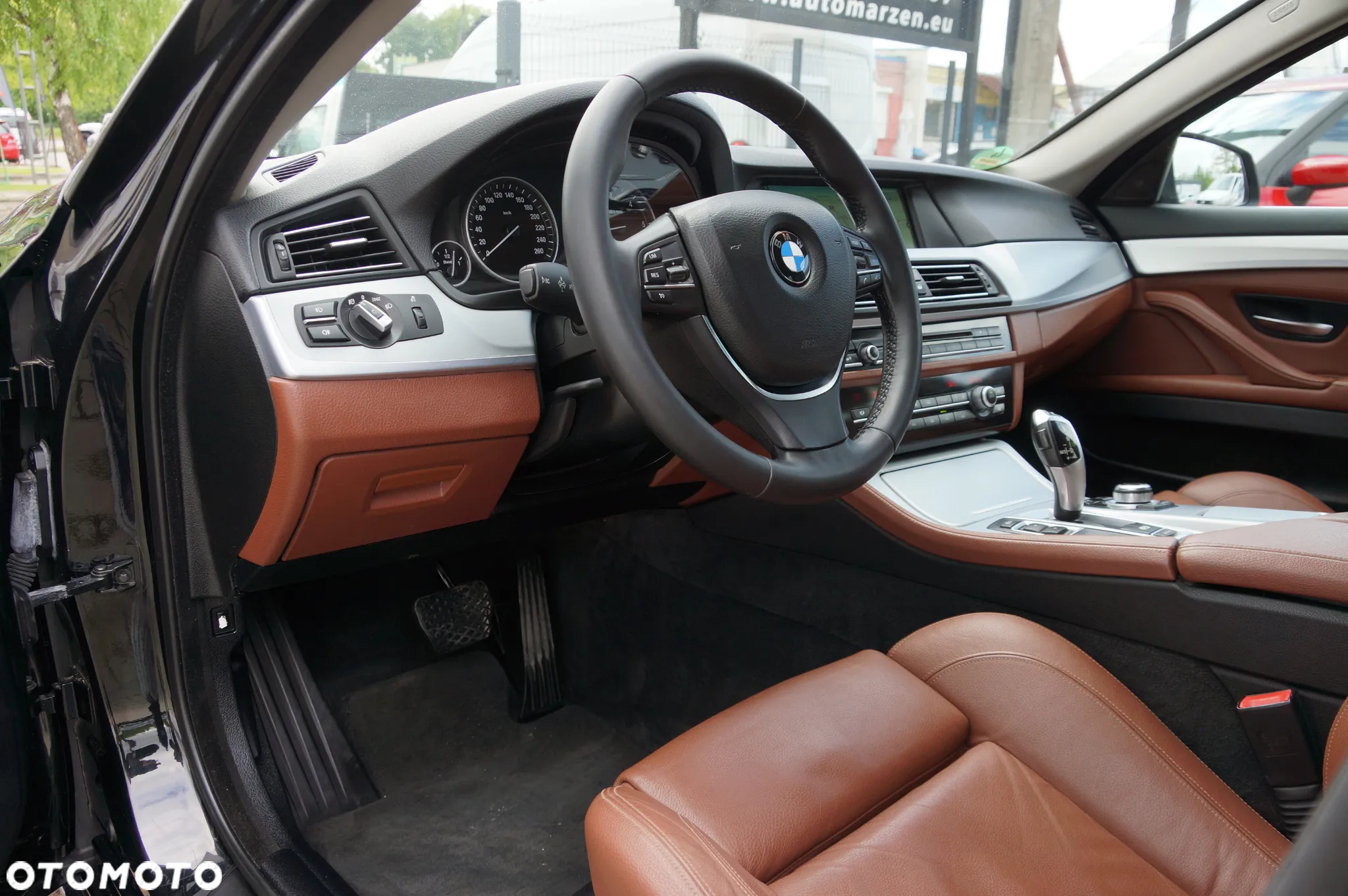 BMW Seria 5 530d xDrive Touring Sport-Aut - 27