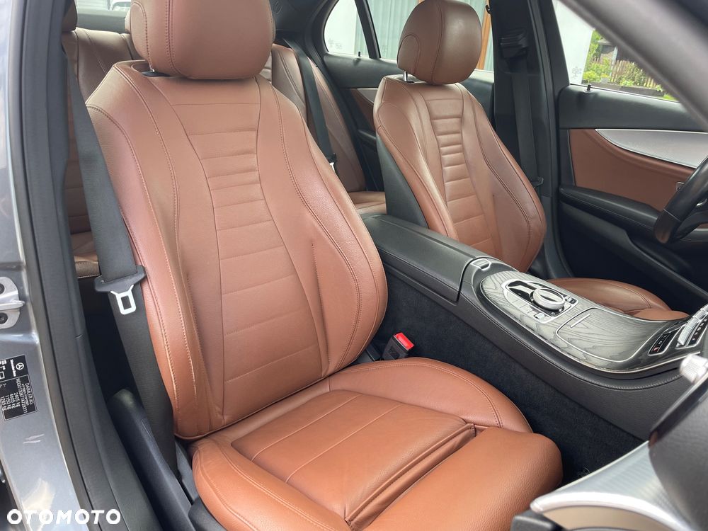 Mercedes-Benz Klasa E 200 4Matic 9G-TRONIC - 24