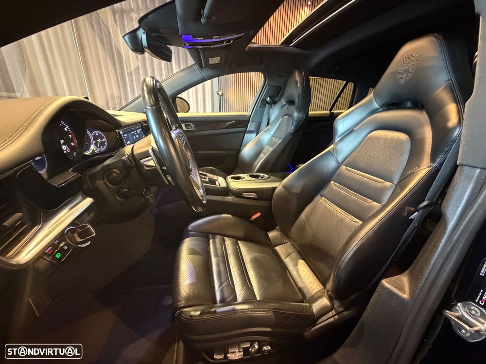 Porsche Panamera Sport Turismo 4 E-Hybrid Platinum Edition - 22