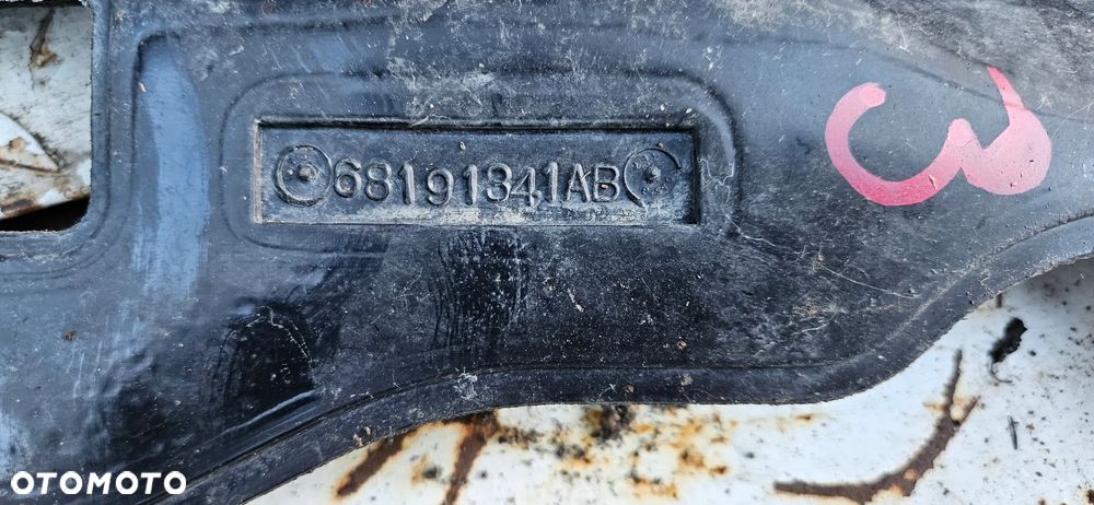 JEEP GRAND CHEROKEE WK2 LIFT SUMMIT OVERLAND Dolna osłona zderzaka Płyta pod zderzak 68037063AD 68037063AE Osłona podwozia Płyta dolna 68195943AA 68191341AA 68191341AB 68037062AE 68191341AB OSŁONY W STANIE BDB NIE POŁAMANE ORYGINAŁ - 10