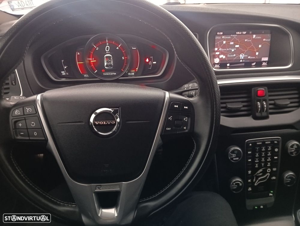 Volvo V40 2.0 D3 R-Design - 24