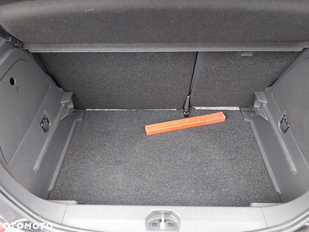 Opel Corsa 1.4 16V Cosmo - 10